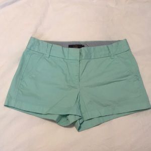 NWOT-Mint green chino shorts 3”